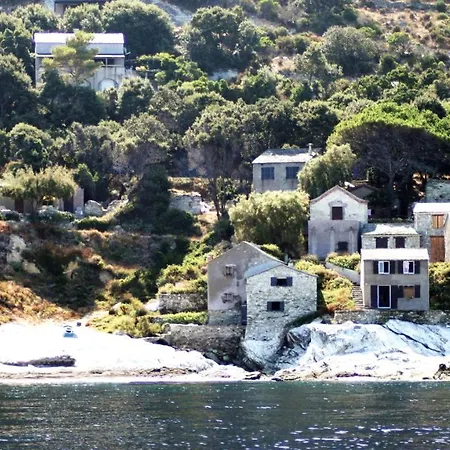 Cabanon Severin Holiday home Canari